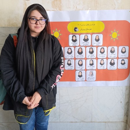 گفتگو با دیانا صادقی پایه 12تجربی قهرمان پیوستگی در ازمون