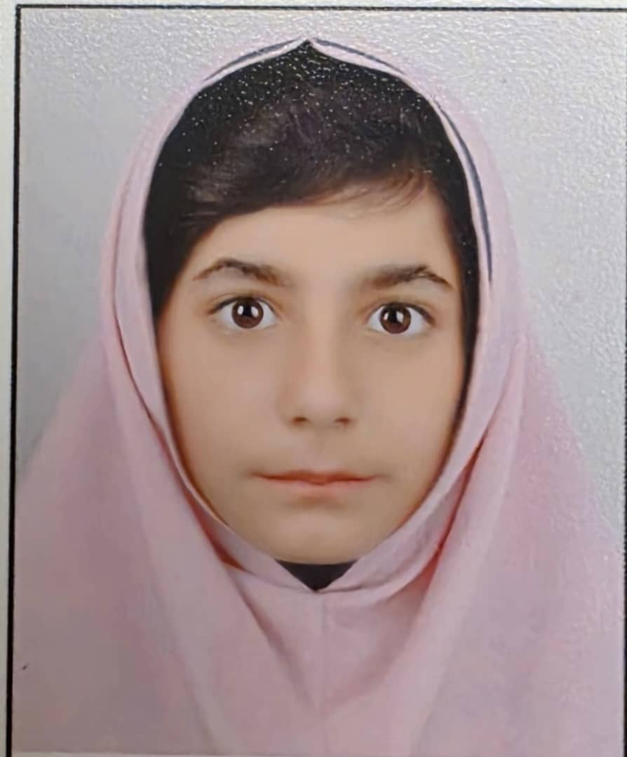 گفت و گو با ثنا خوب دانش آموز قهرمان پیشرفت پایه ششم از جم