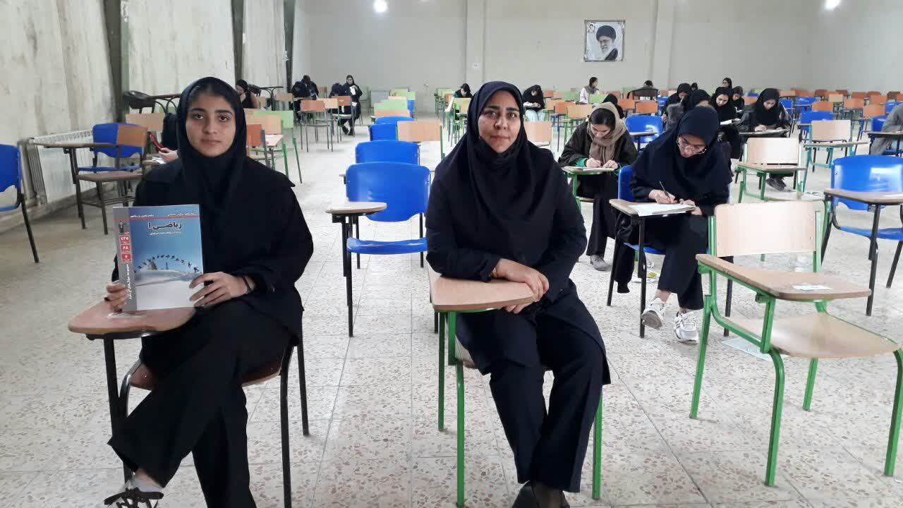 گفت وگو با فاطمه چترزرین دهم تجربی قهرمان پیشرفت از دره شهر