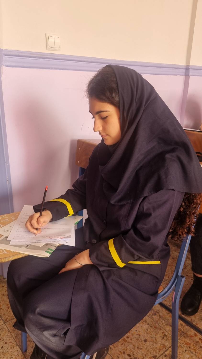 گفتگو با یاسمین افراز دانش آموز قهرمان پیشرفت