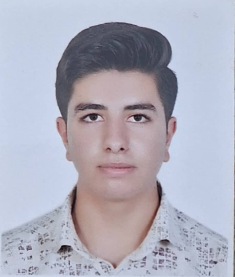 مصاحبه با محمد حسین قاضی‌زاده قلاتی؛ دانش‌آموز پایه یازدهم ریاضی