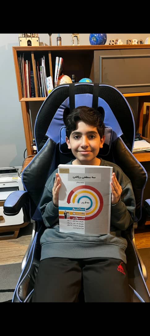 گفتگو با باربد سعید پور پایه ششم قهرمان تابستان و پاییز سیرجان