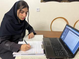 مصاحبه با پارمیس شریفی؛ دانش‌آموز پایه نهم از شیراز