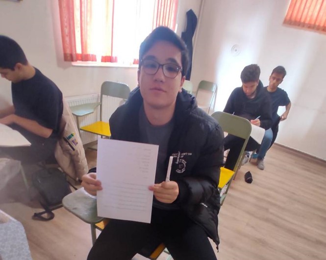 مصاحبه دانش اموز الشن امیری یازدهم تجربی از تبریز