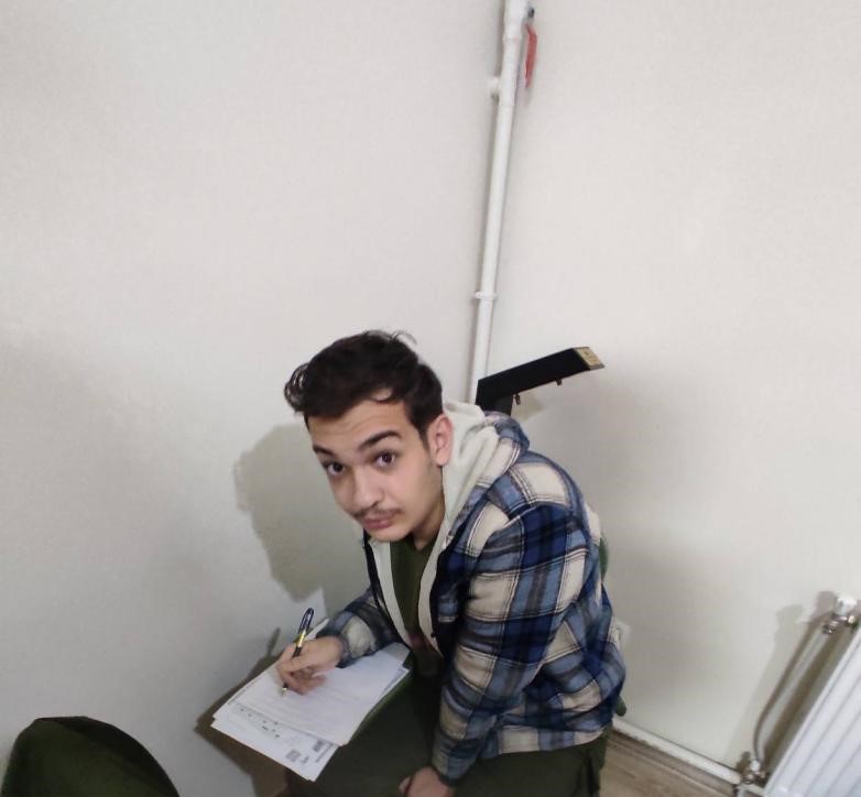 مصاحبه دانش اموز امیر علی معتمدی دهم تجربی از تبریز