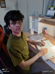 قهرمان پیشرفت:گفتگو با اشکان میمی پایه یازدهم تجربی