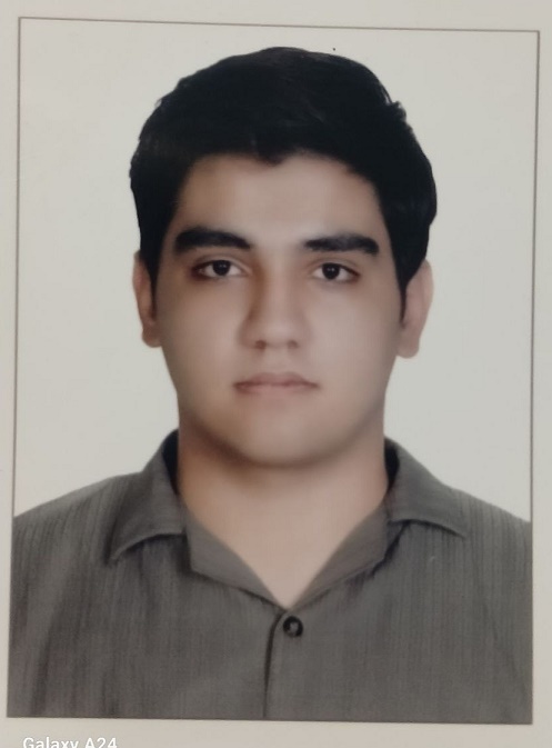 گفت و گو با کمیل کرمی؛ قهرمان پاییز دوازدهم تجربی از صحنه