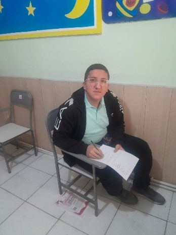 مصاحبه دانش اموزعلی اصغر دخیلی یازدهم ریاضی از تبریز