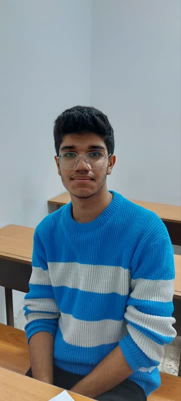 گفت و گو با محمدحسین دیناروندی دانش آموز پایه دوازدهم ریاضی