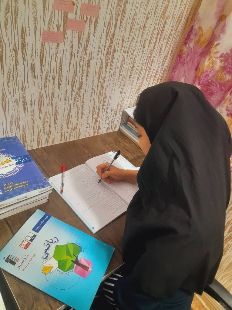 گفت وگو با نازنین زهرا حیدرپور؛قهرمان پیوستگی پایه هشتم