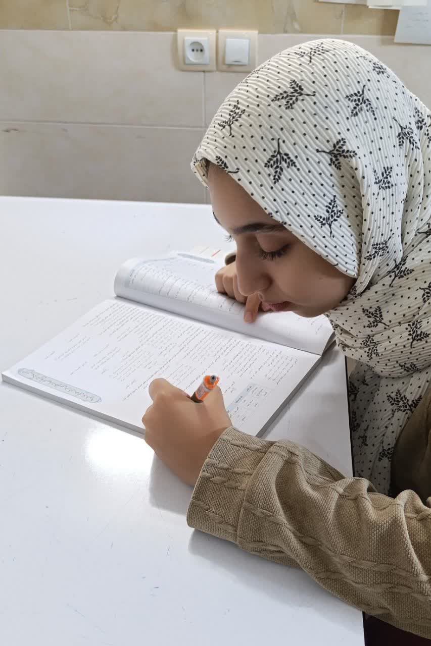 گفت و گو با سارا سیلاخوری - دانش آموز پرتلاش یازدهم انسانی