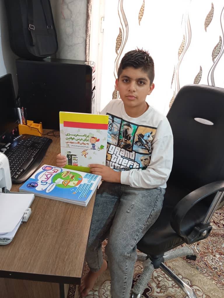 گفتگو با یاسین شکوه  پایه ششم قهرمان آبان و پاییزآباده