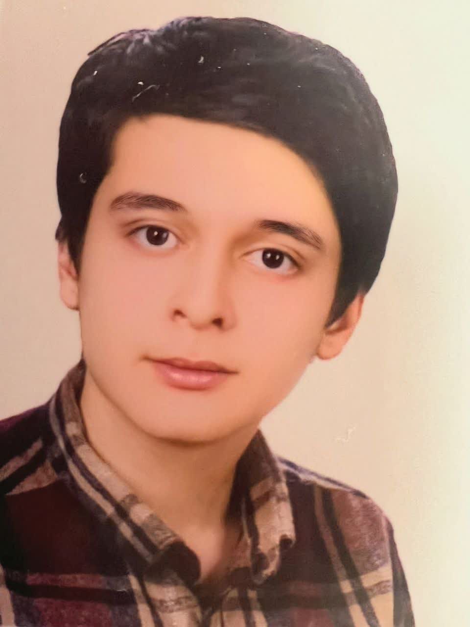 گفتگو با امیرمهدی عرب نژاد پایه 12ریاضی قهرمان پیوستگی در پائیز