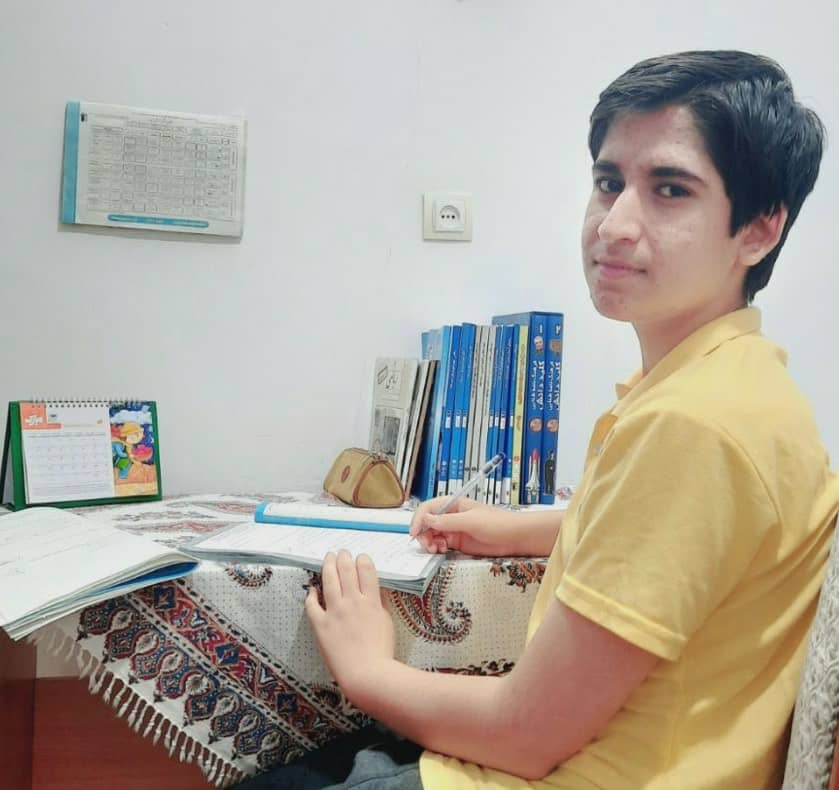 گفتگو با آرین روح الامینی پایه نهم قهرمان تابستان و پاییز سیرجان