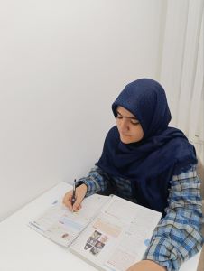 سیده فاطمه موسوی قهرمان پیشرفت یازدهم انسانی از شهرکرد