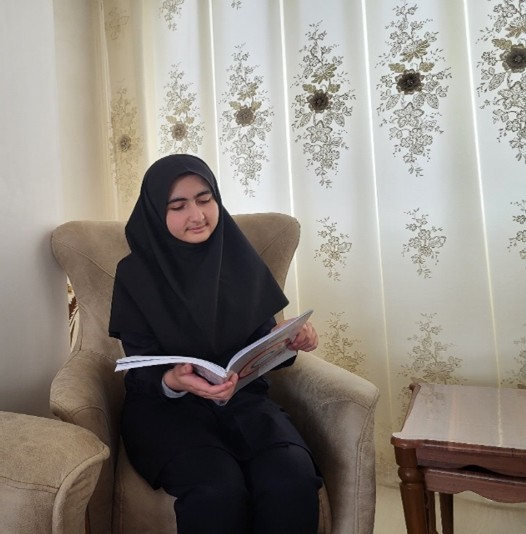 گفتگو با نازنین زینب پیری؛ قهرمان پیوستگی پایه هشتم