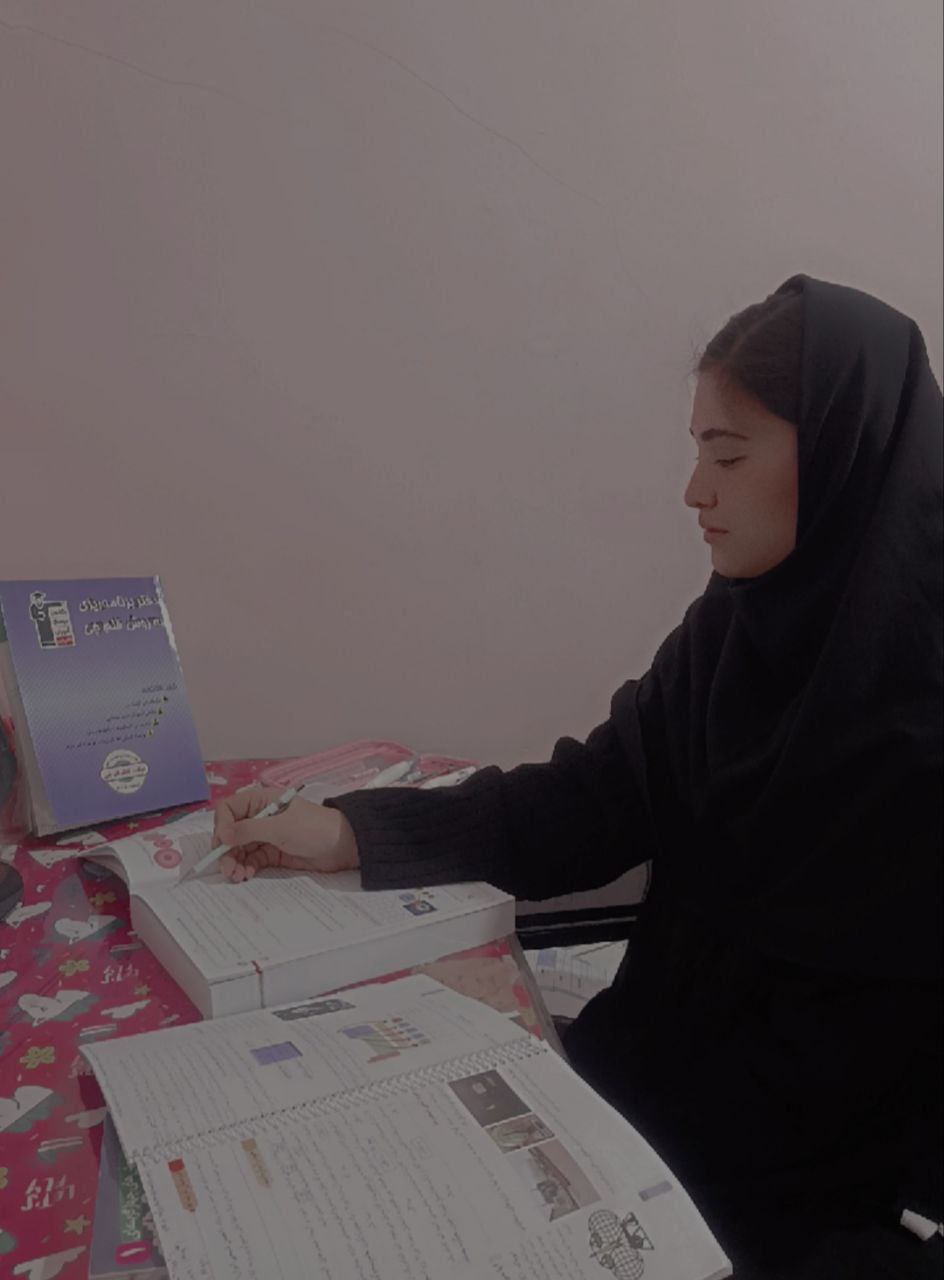 گفت‌وگو با الناز امیری دهم تجربی از کرمانشاه