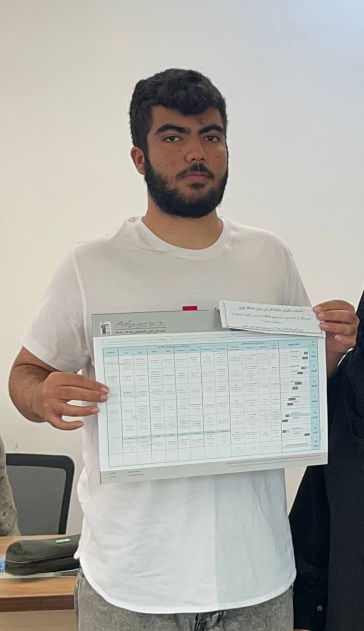 امیرعلی پورکریمی قهرمان پیوستگی دوازدهم تجربی