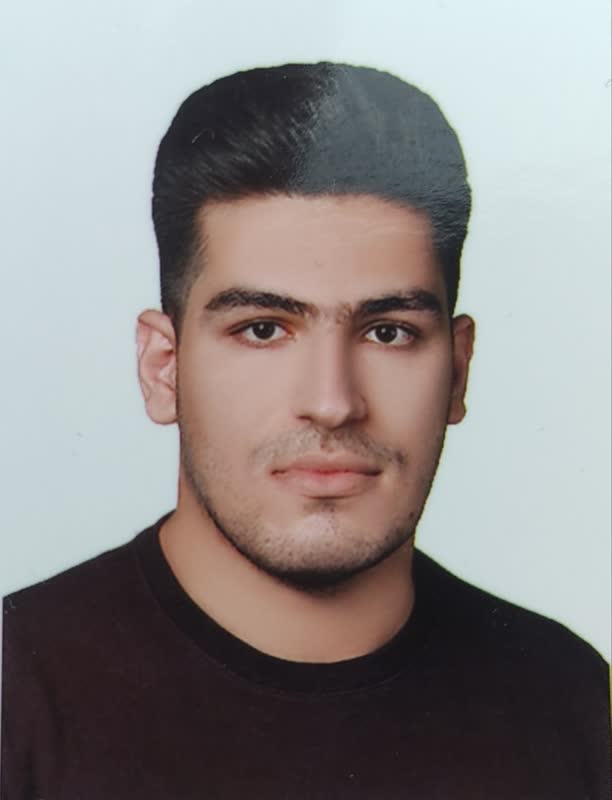 گفت و گو با سعید جولائی پشتیبان برتر پیشرفت درسی از خمینی شهر