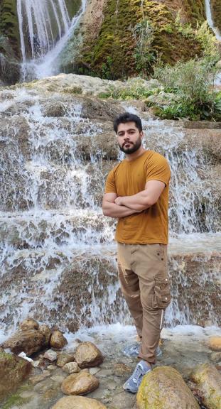 گفت و گو با قهرمان پیوستگی ؛ مهدی عباسی دوازدهم تجربی از کوهدشت