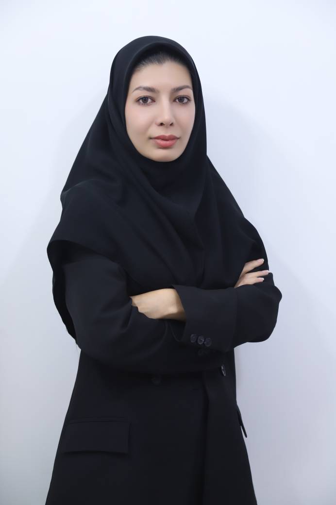 گفتگو با مونا قلی پور : پشتیبان قهرمان پیشرفت درسی پایه12 انسانی