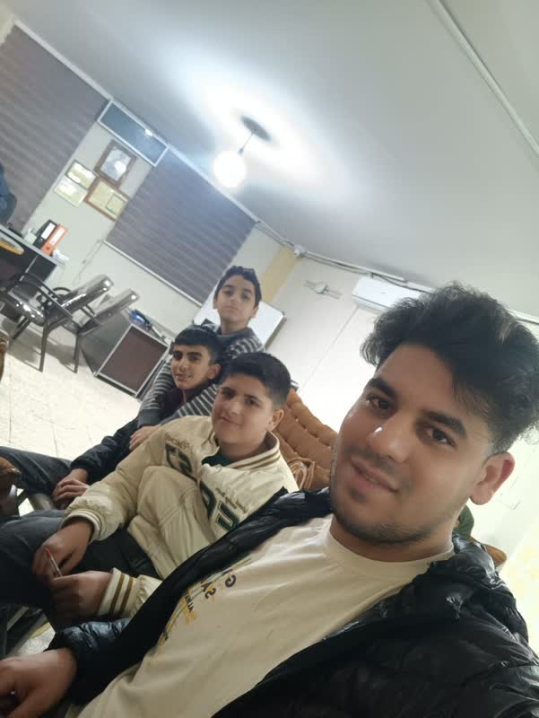 گفت و گو با رسول عبدالهی پشتیبان برتر پیشرفت درسی از خمینی شهر