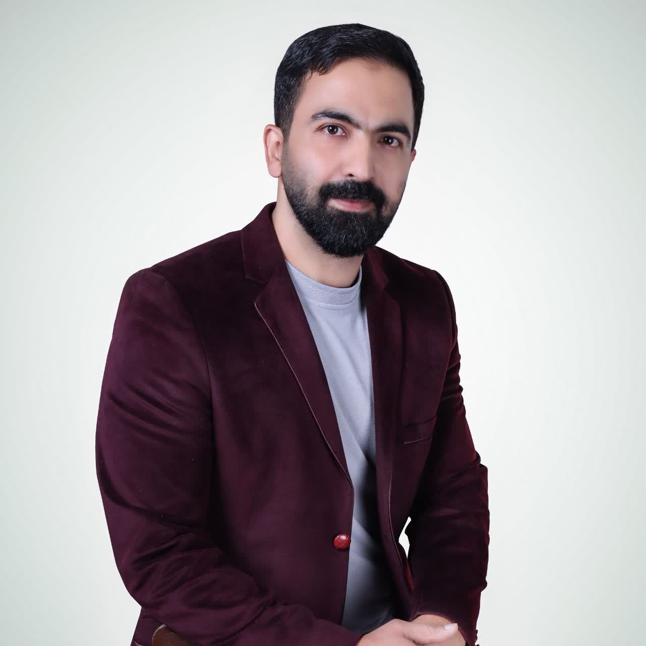 گفتگو با اکبر جعفری پشتیبان برترقهرمان پیشرفت درسی.از میاندوآب