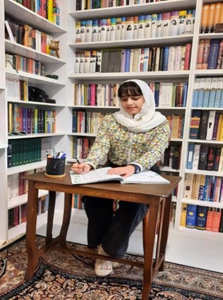 مصاحبه با نیلا صدوقی دانش آموزمقطع هفتم از  تبریز