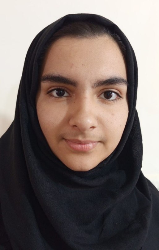 گفتگو با الینا رستمی پایه‌ی نهم قهرمان پاییز از سنندج