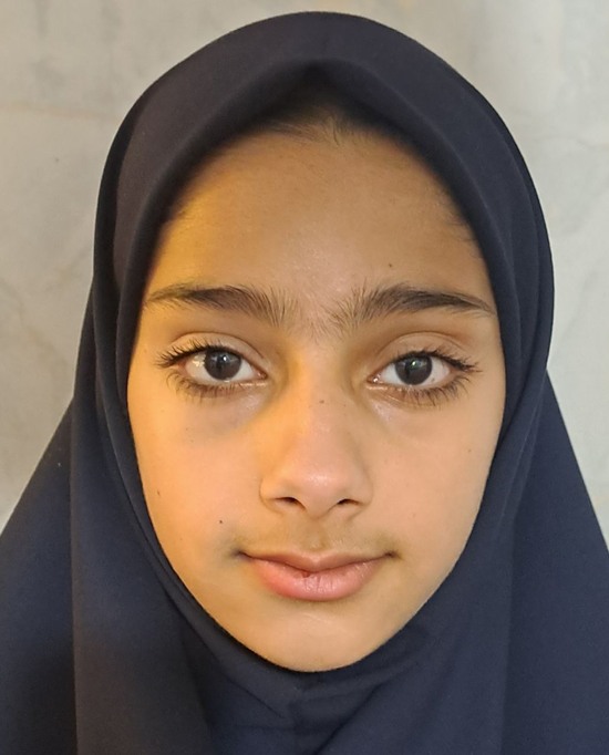 فاطیما بامری قهرمان پیشرفت پایه هشتم و تراز 6310 از ایرانشهر