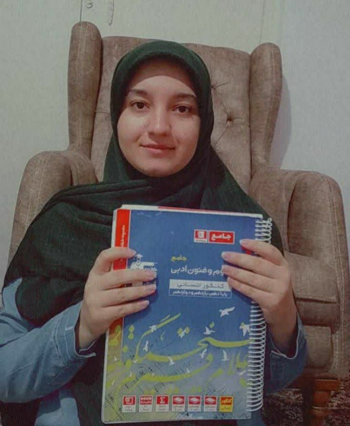 گفت‌وگو با هانیه زاوشی  دوازدهم انسانی از کرمانشاه