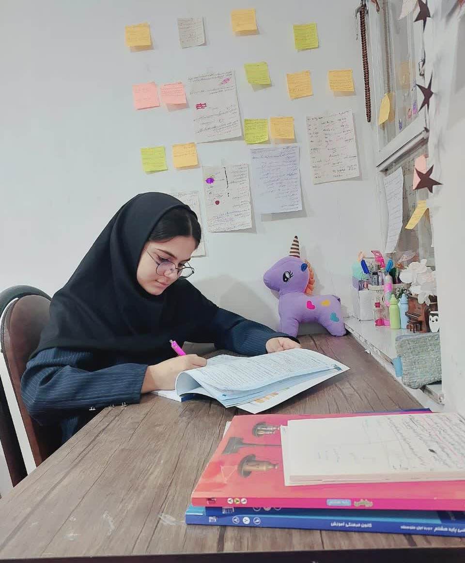 گفتگو با نیایش مرادی قهرمان پاییز از شهرستان لنده