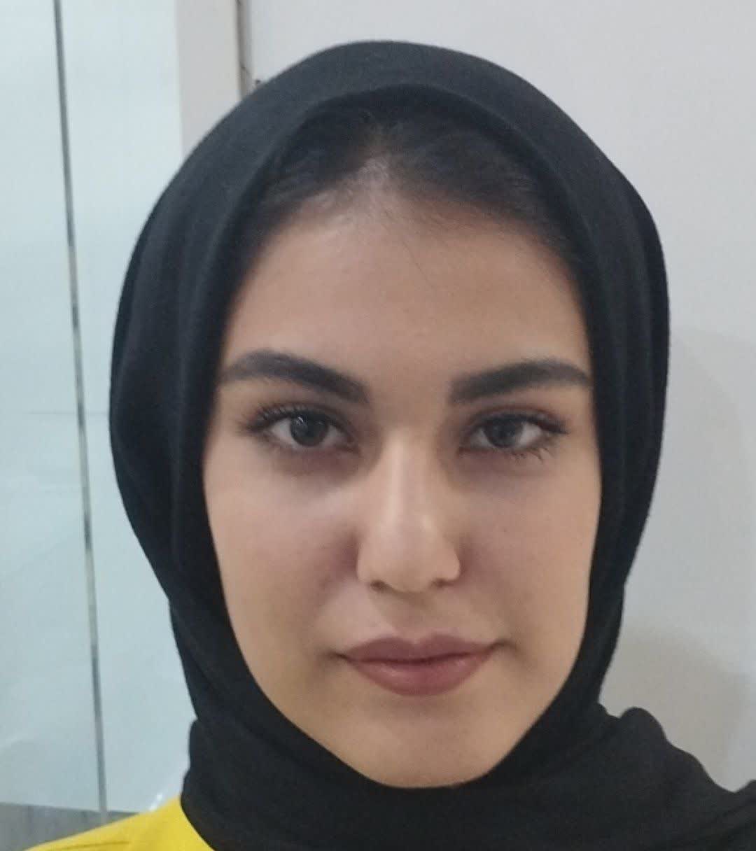 گفت و گو با مهدیس بهمن زیاری دانش آموز مقطع دوازدهم انسانی