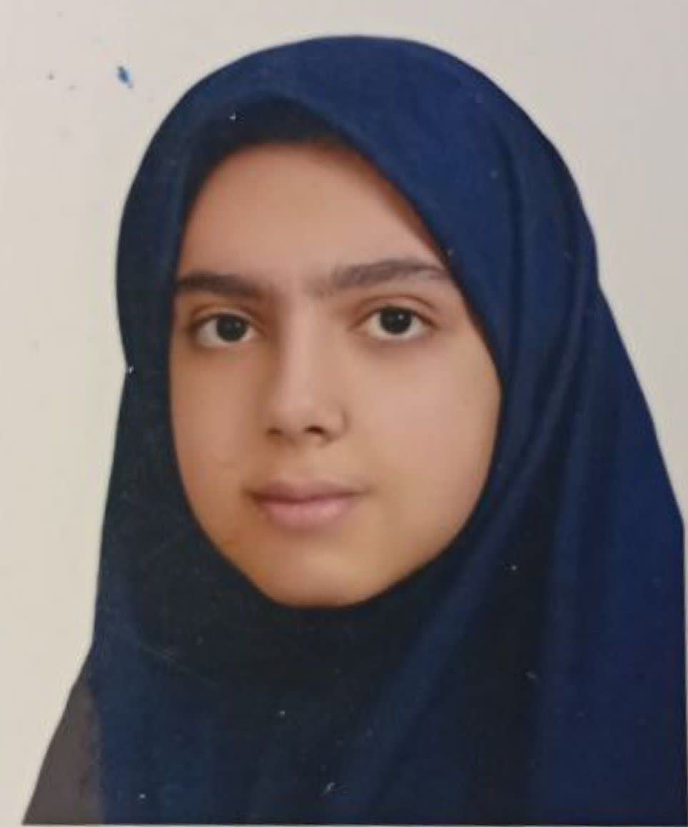 گفت و گو با تینا عموزیدی دانش آموز مقطع دوازدهم انسانی