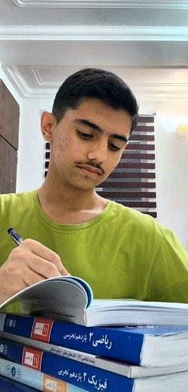 گفتگو باایلیا معصومی 3سال پیوسته بدون غیبت از سال نهم