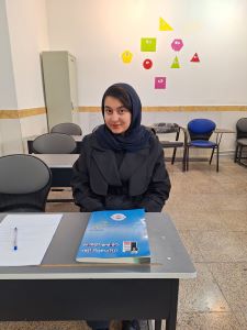 گفتگو با ریحانه عبداللهی قهرمان پیوستگی یازدهم تجربی از شهرکرد