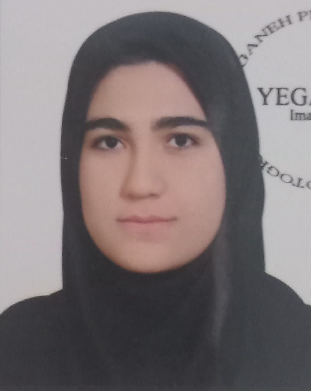 گفت و گو با رومینا ایرج دانش آموز مقطع دوازدهم انسانی