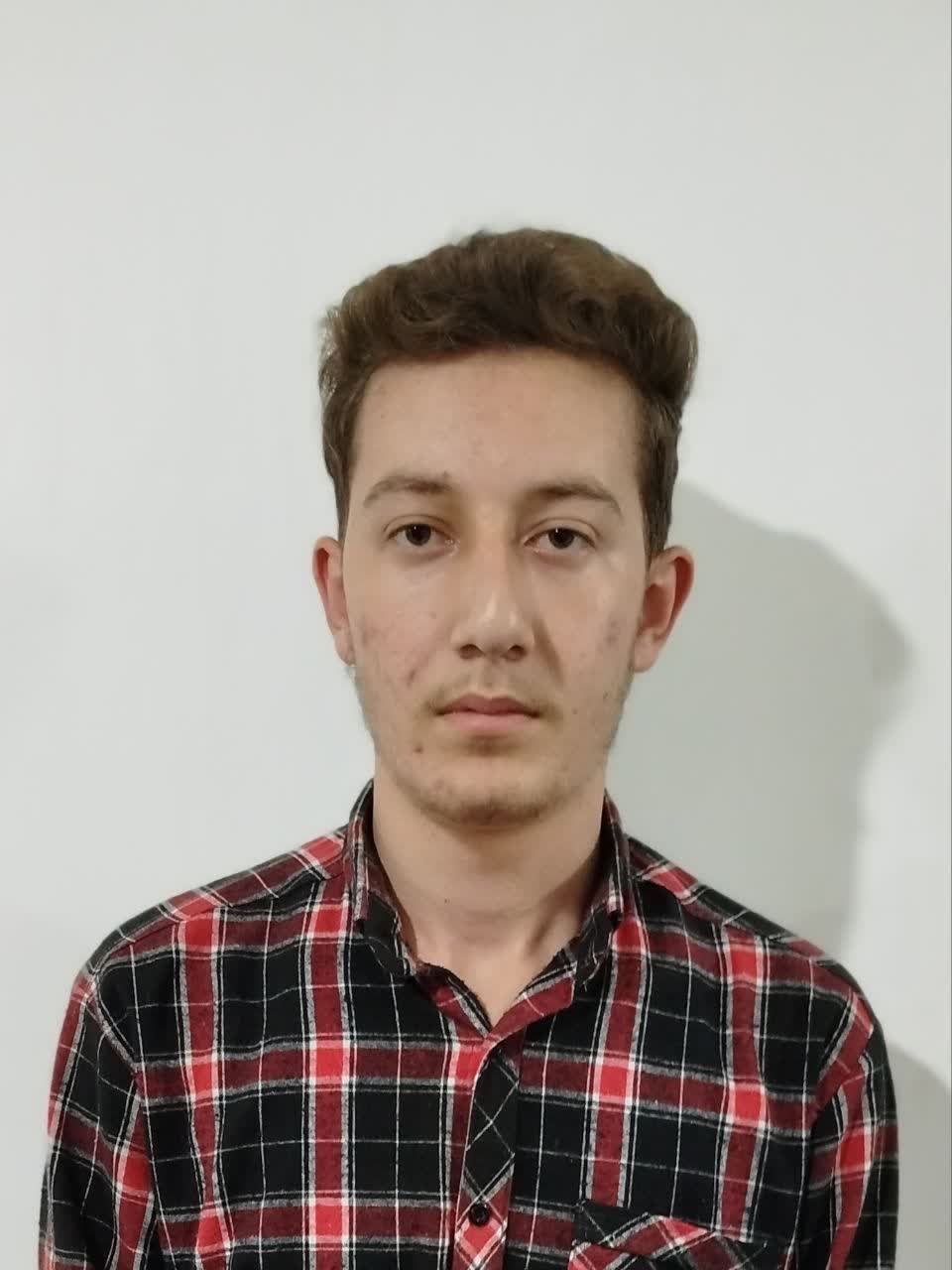 گفت وگو با پویا قنبری: قهرمان پیشرفت یازدهم انسانی