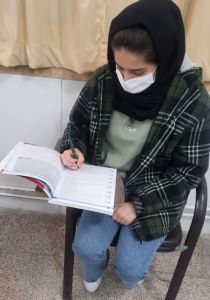 گفتگو با تارا مختاری نیا قهرمان پیشرفت دوازدهم تجربی از شهرکرد