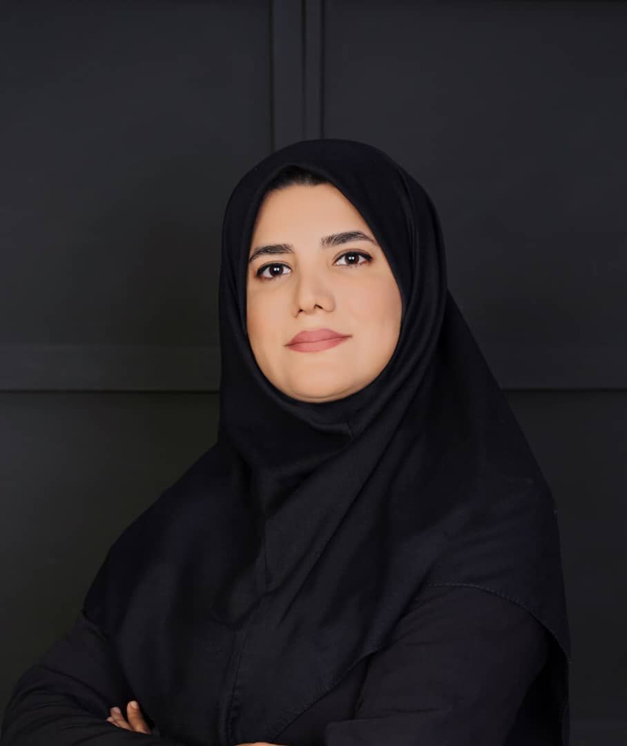 گفتگو با دبیر فاطمه کیان؛ آموزش هوش یعنی یاد گرفتنِ درست فکر کردن