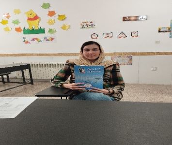 یلدا کریمزاده قهرمان پیشرفت دوازدهم انسانی از شهرکرد