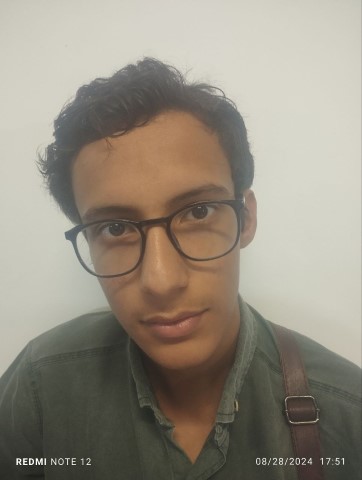 قهرمان پیوستگی، ابوالفضل میرزایی دانش آموز مقطع یازدهم تجربی