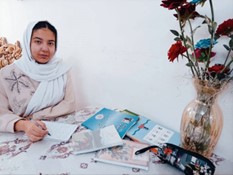 مصاحبه دانش اموزهدیه سادات موسوی نهم از تبریز