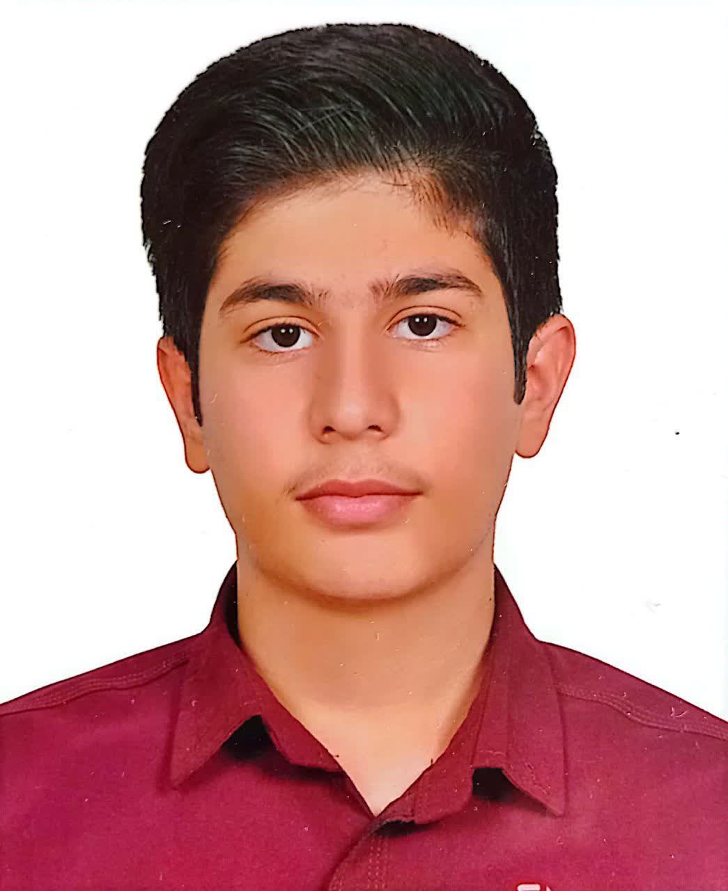 گفتگو با امیرحسین هادی دانش اموز برتر از شاهین شهر