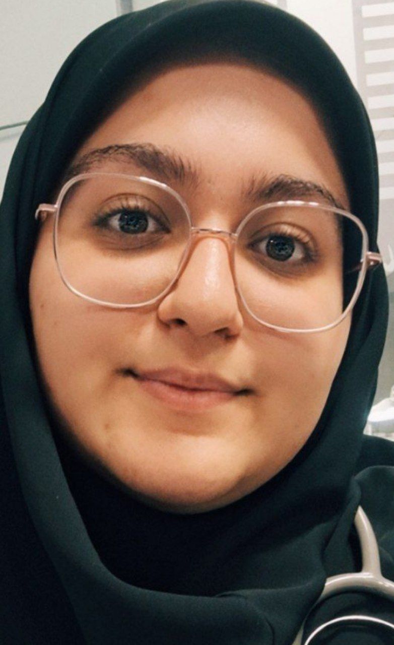 گفتگو با پشتیبان برتر یازدهم تجربی آیدا ناظر