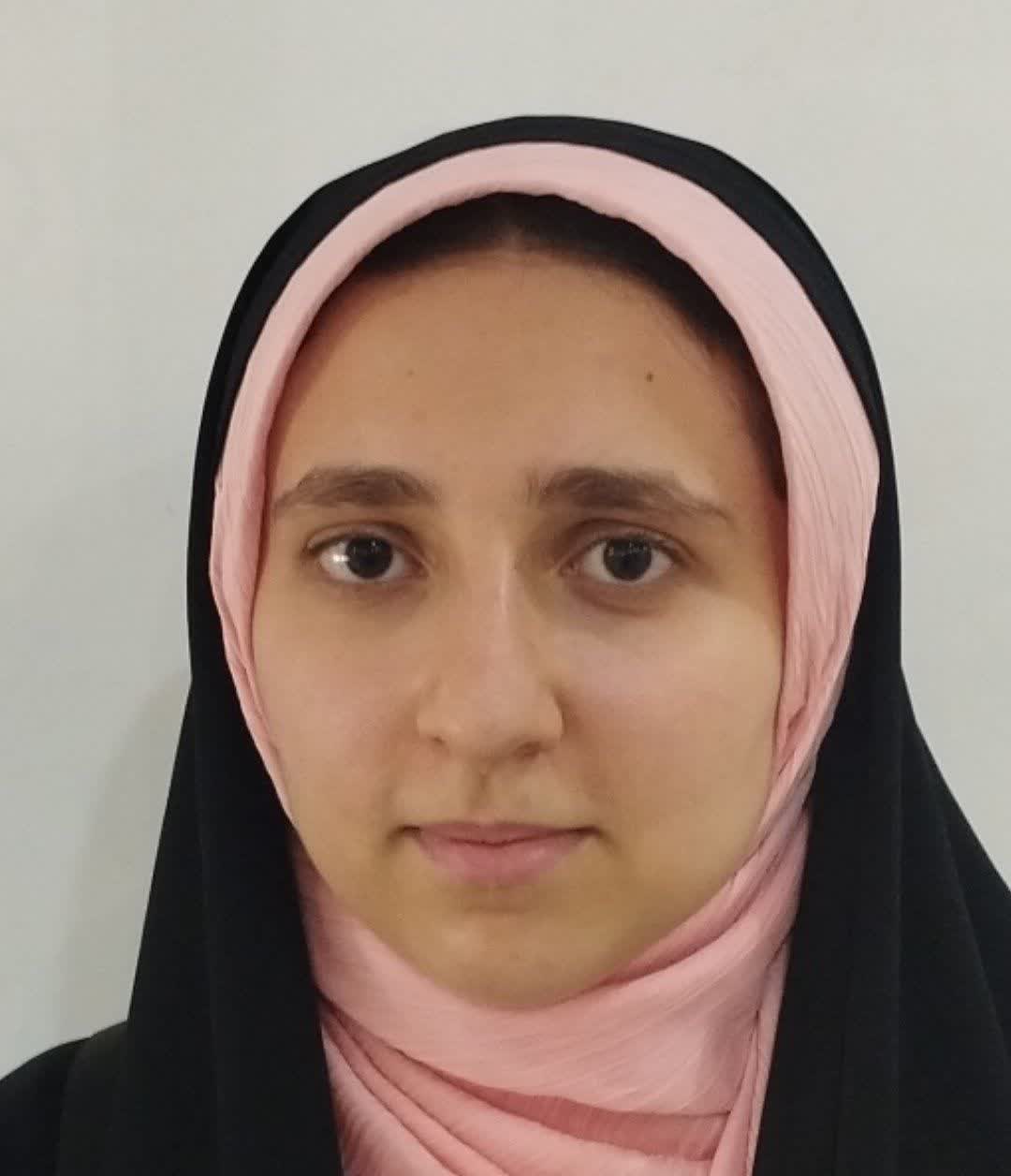 گفت و گو با مبینا حاجی حسینی دانش آموز مقطع دوازدهم ریاضی