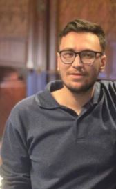 علیرضا امرزمان پشتیبان برتر کانون در پیشرفت درسی دانش آموزان