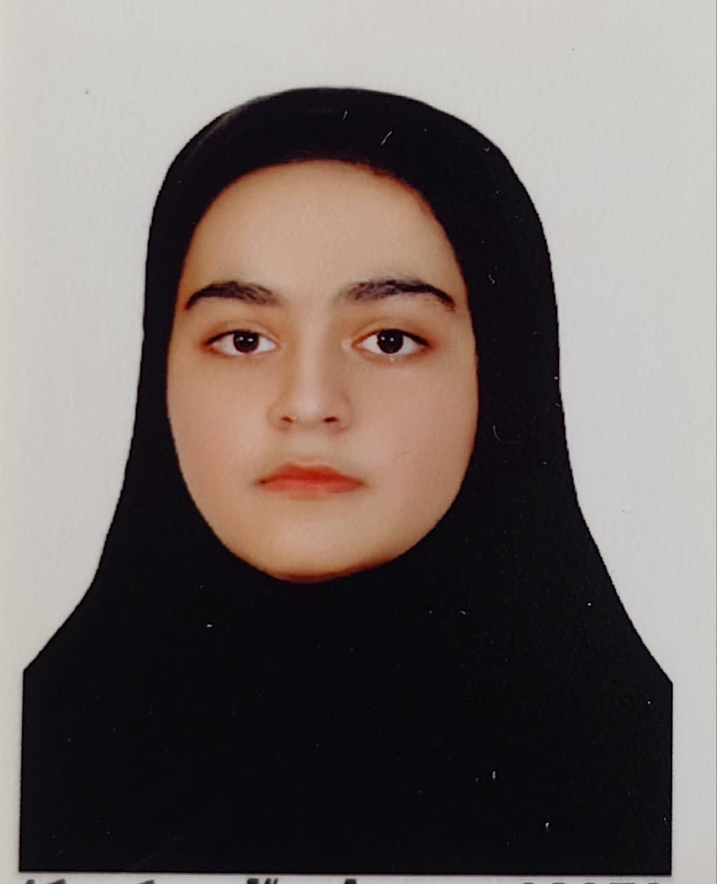 گفت و گو با دینا ظفرنیا دانش آموز مقطع دوازدهم تجربی