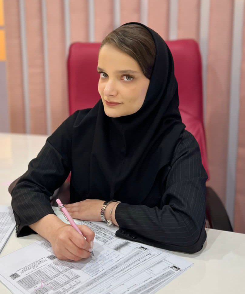 قلم‌چی؛ خانواده‌ای برای رسیدن به موفقیت | گفت‌وگو با غزل غیاثوند