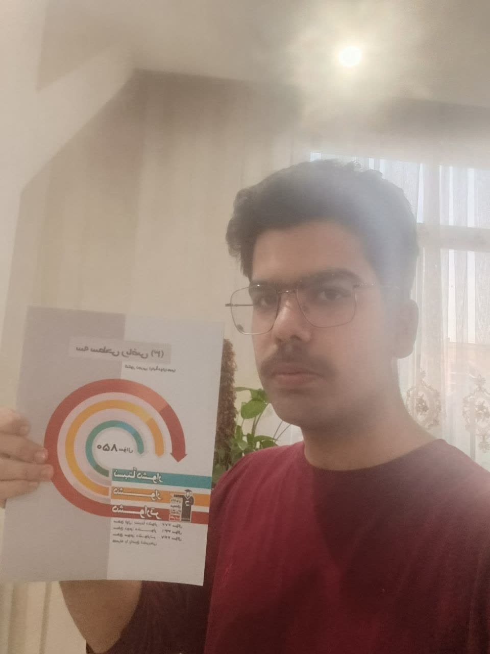 قهرمان پاییز:گفتگو با احمد حسینی پایه دوازدهم ریاضی